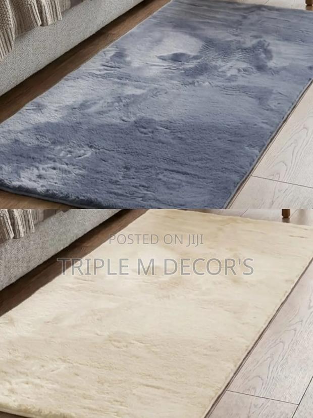Premium Quality and Soft Rabbit Fur Bedside Mats - thumbnail 2