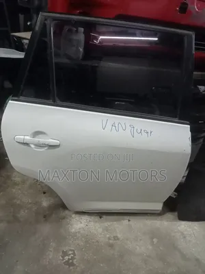 Toyota Vanguard Rear Door With Chrome