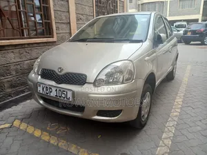 Toyota Vitz 2004 Gold