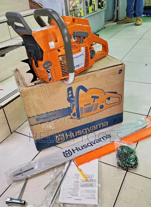Husqvarna 272 Power Saw