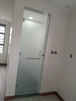 Hard Toilet Glass Door Tempered
