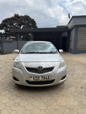 Toyota Belta 2011 Silver