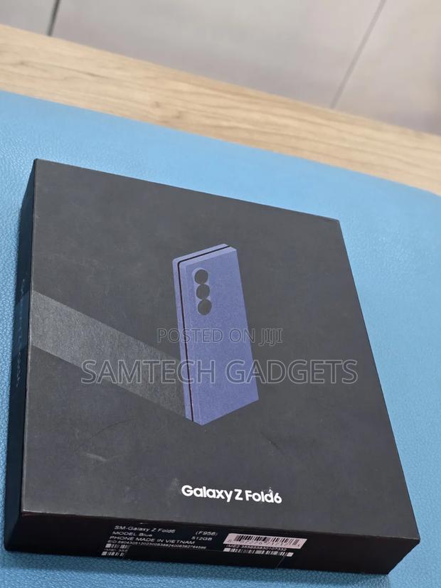 New Samsung Galaxy Z Fold6 256 GB Blue