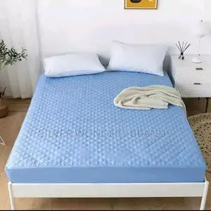 Water Proof Mattress Protector, Can Fit Upto 9.5 Inch Mattress.