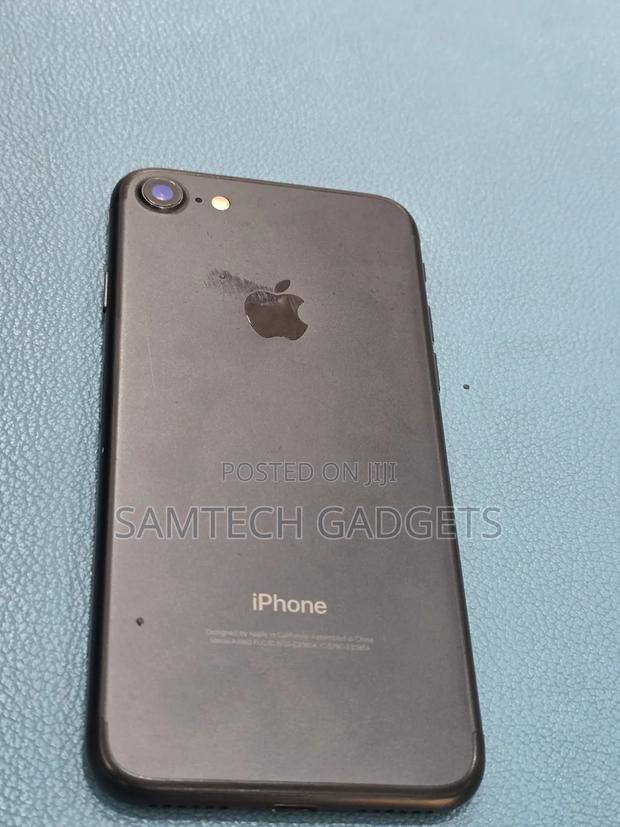 Apple iPhone 7 32 GB Black