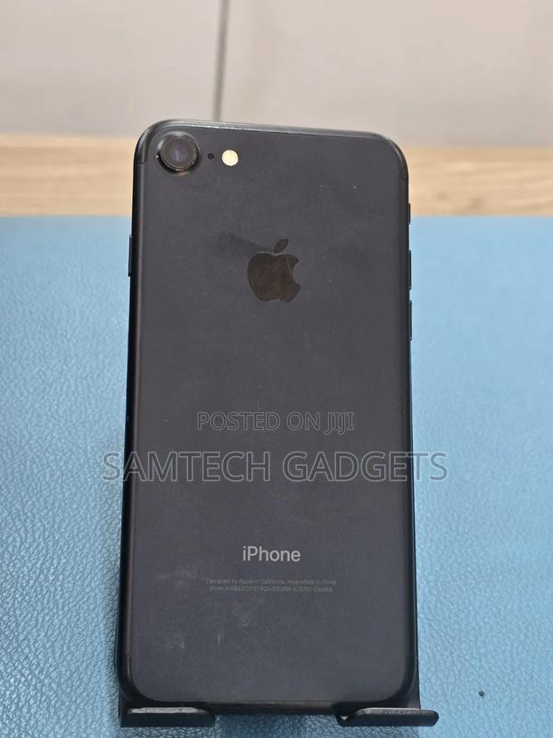 Apple iPhone 7 32 GB Black - thumbnail 3