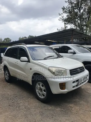 Toyota RAV4 Base FWD 2001 White