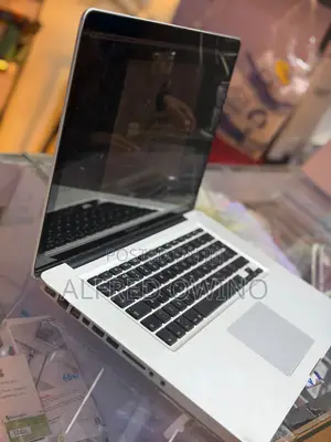 Laptop Apple MacBook Pro 2015 8GB Intel Core i7 HDD+SSD 512GB