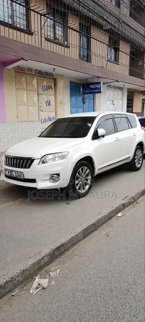 Toyota Vanguard 2014 White