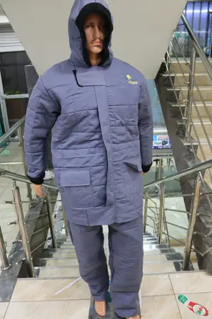 Heavy-Duty Cold Room / Freezer Suits – Custom Manufacturing & Branding