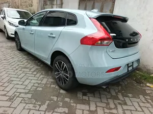 Volvo V40 2019