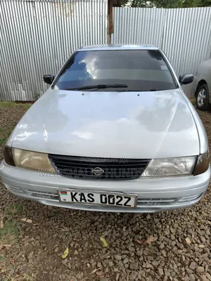 Nissan Sunny 2001 Silver