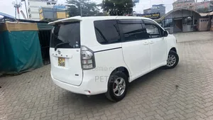 Toyota Voxy 2013 White