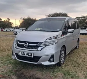 Nissan Serena 2018 Silver