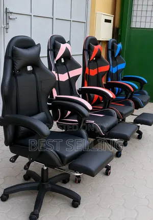 Modern Unreclining Gaming Chair With Footrest