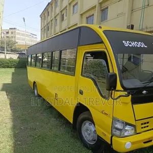 Isuzu NQR 2015 Yellow