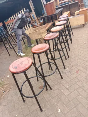Wooden Metallic Stand Counter Stools
