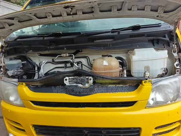 Toyota HiAce 2010 Yellow - thumbnail 6