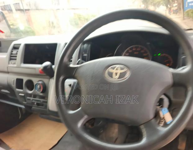 Toyota HiAce 2010 Yellow - thumbnail 11