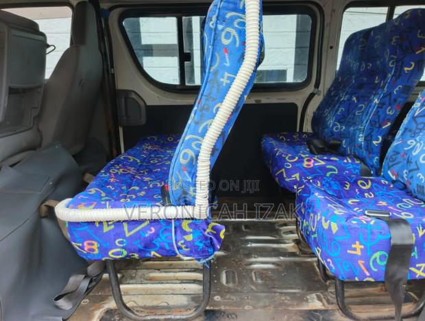 Toyota HiAce 2010 Yellow - thumbnail 9