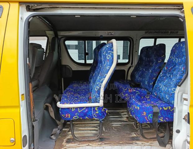 Toyota HiAce 2010 Yellow - thumbnail 10
