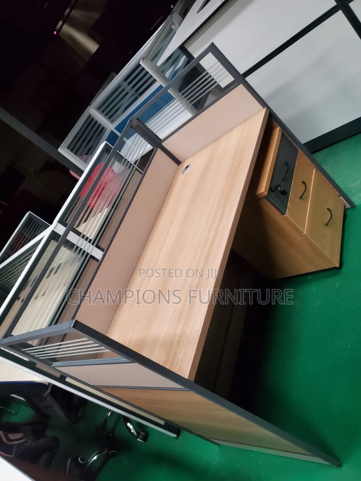 One Way Workstation