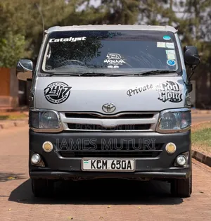 Toyota HiAce 2010 Silver