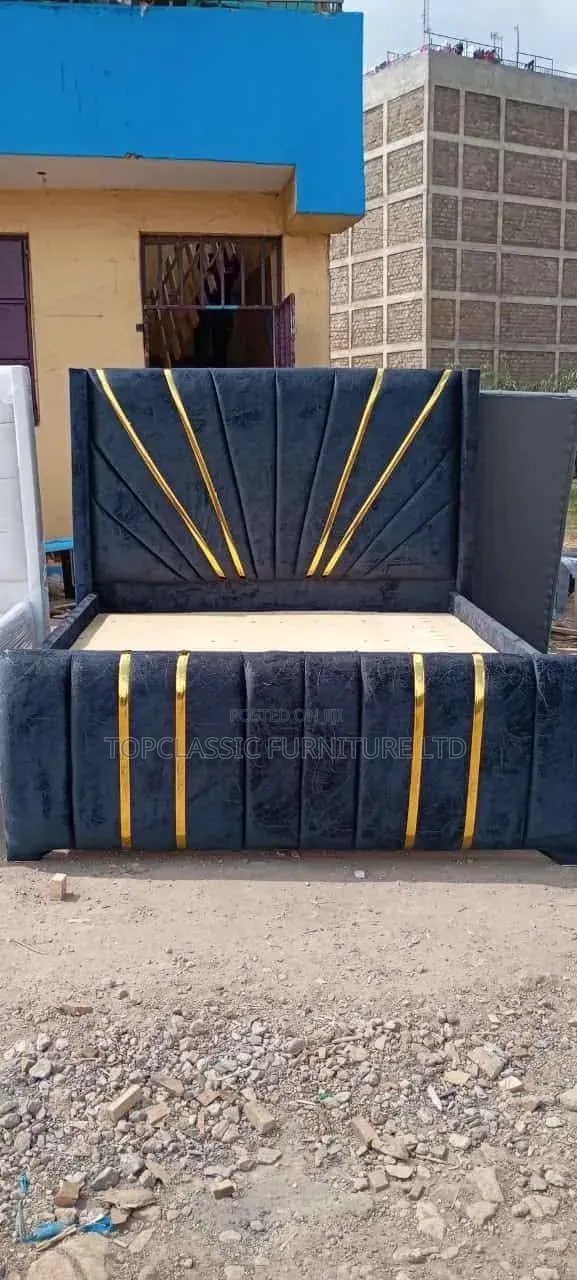 Black Chester King Size Bed 5x6 With Gold Strips