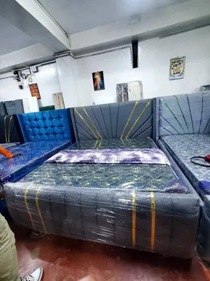 Black Chester King Size Bed 5x6 With Gold Strips