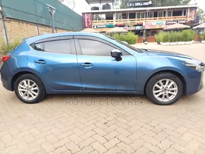 Mazda Axela 2017 Blue