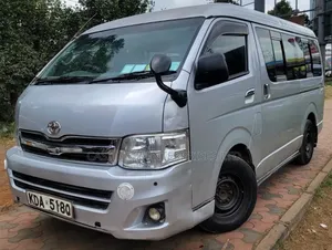 Toyota HiAce 2014 Silver