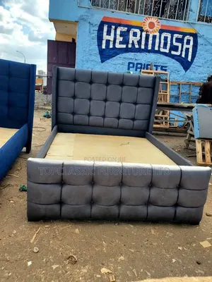 5x6 Black King Size Bed With Square  Pattern