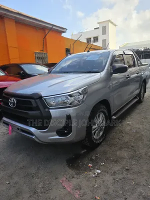 Toyota Hilux 2020 Silver