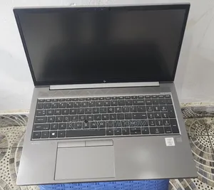 Laptop HP ZBook Firefly 16 G10 16GB Intel Core i7 SSD 500GB