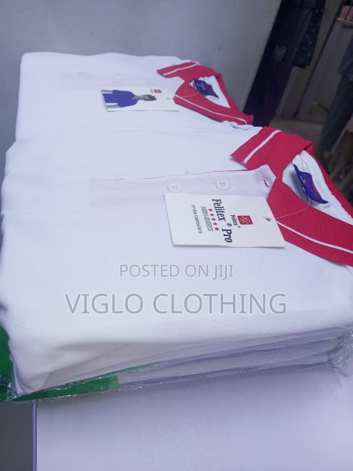 White Body,Red Collar Poloshirts