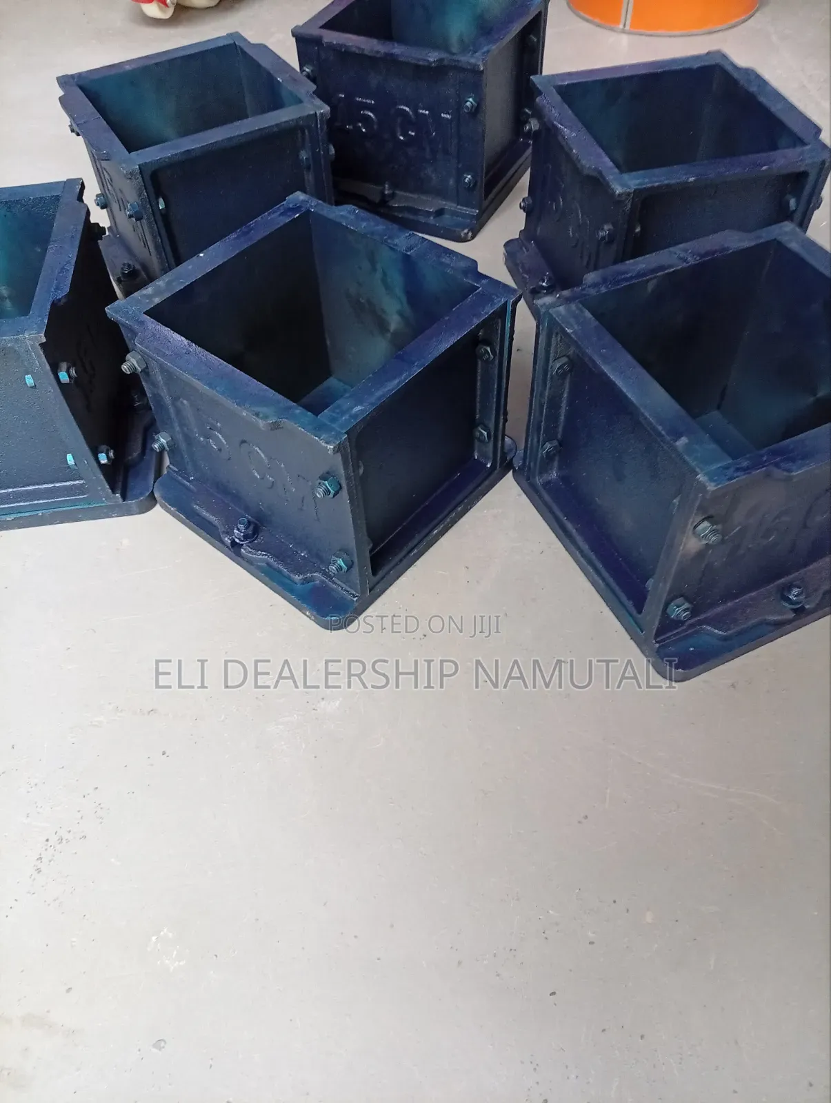 Heavy-Duty Concrete Cube Casting Mould – 15cm Standard Size