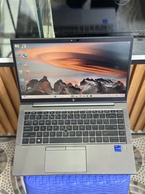 Laptop HP ZBook Firefly G8 16GB Intel Core i7 SSD 2T
