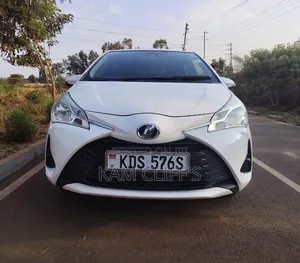 Toyota Vitz 2018 Off white