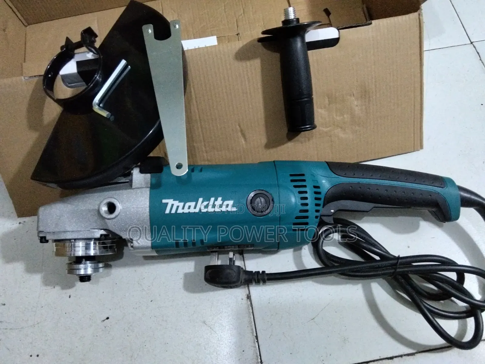 Makita Heavy-Duty Corded Angle Grinder