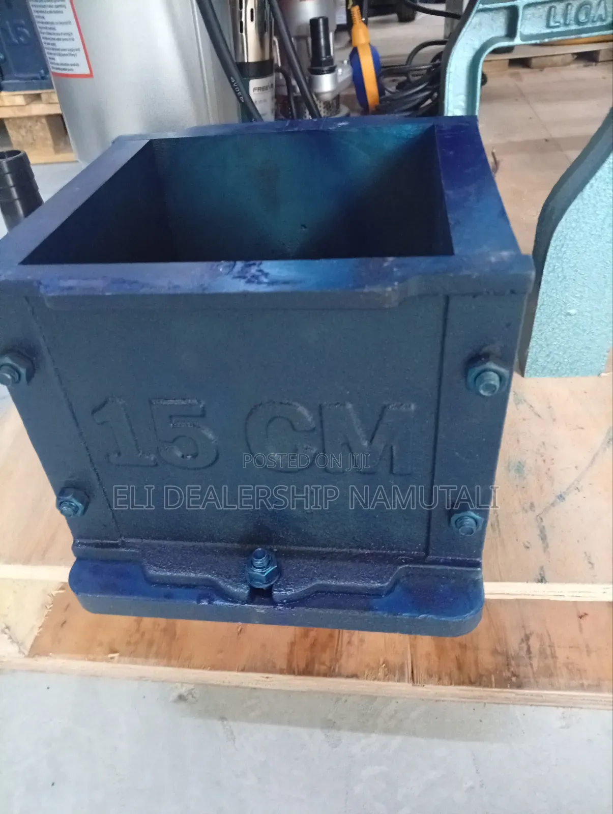 High-Strength Cast Iron Concrete Cube Mould