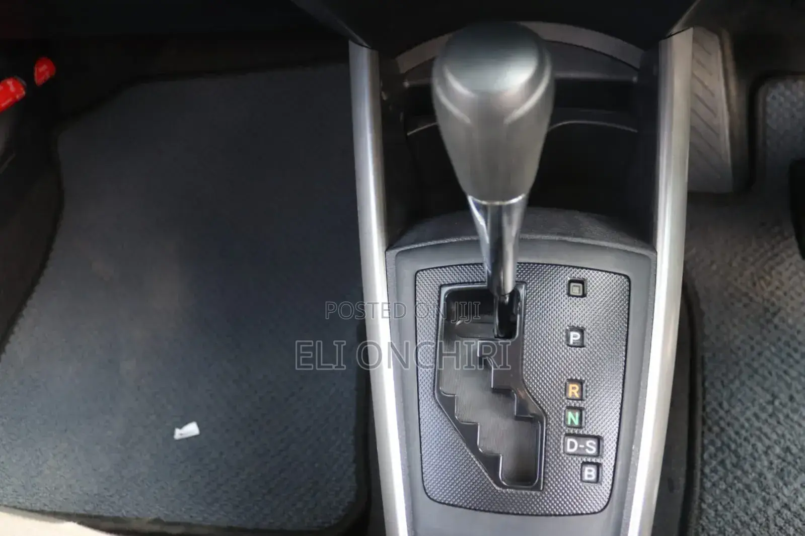 Toyota Corolla Fielder 2019 Silver