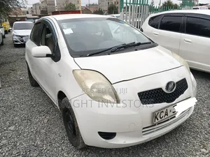 Toyota Vitz 2012 White