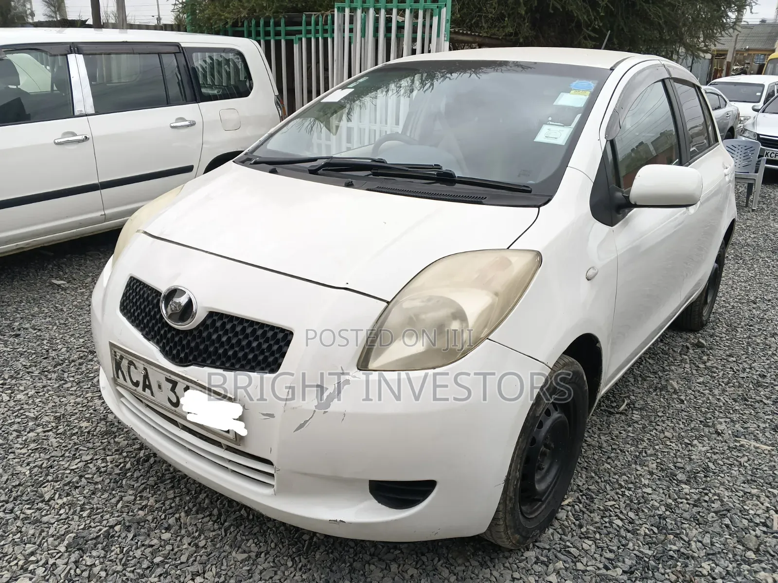Toyota Vitz 2012 White