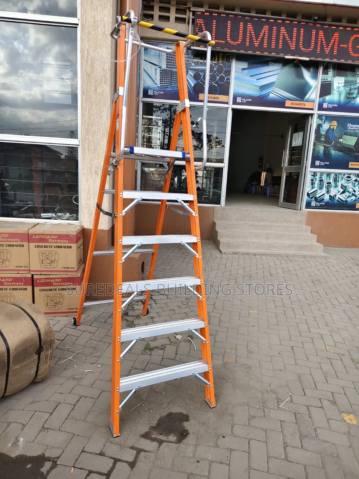 Heavy-Duty Fiberglass Platform Ladder