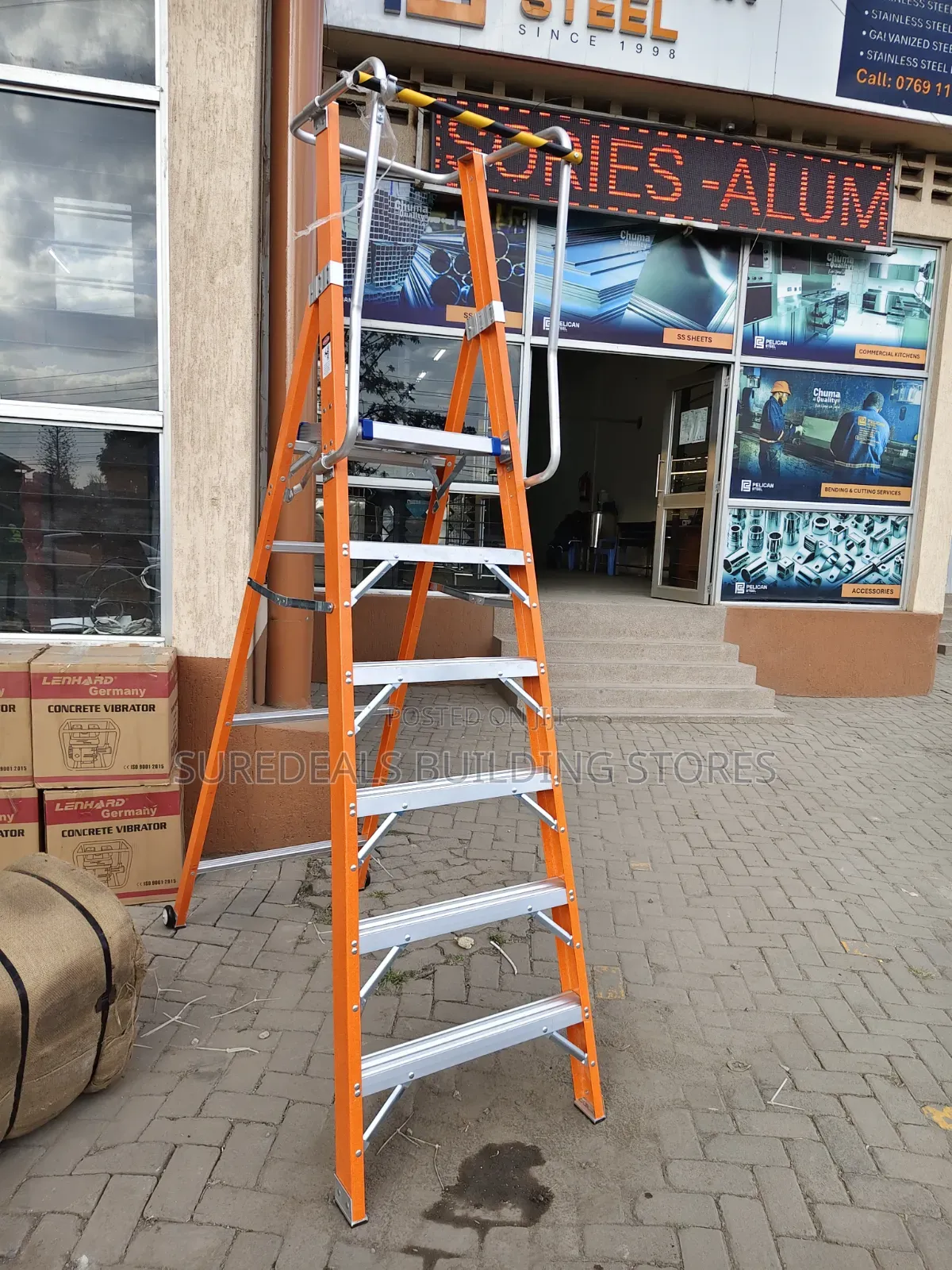 Heavy-Duty Fiberglass Platform Ladder