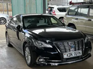 Toyota Crown 2017 Black