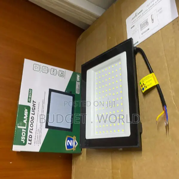 Energy-Saving 50W LED Flood Light – IP65 Outdoor Security Light