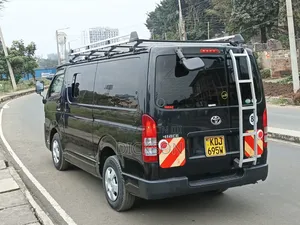 Toyota HiAce 2015 Black