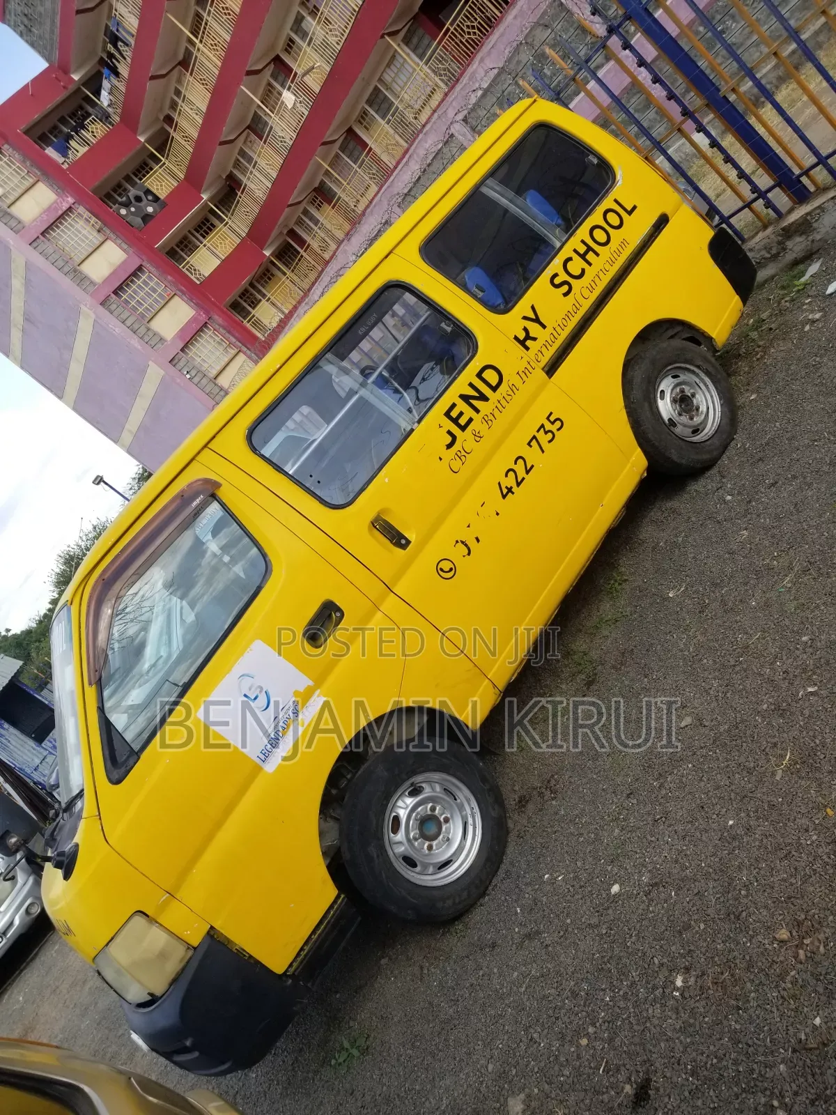 Nissan Caravan (Urvan) 2003 Yellow