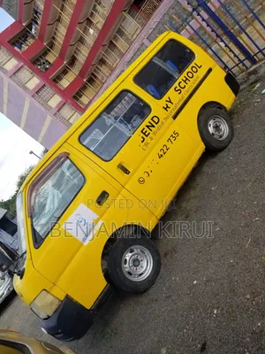 Nissan Caravan (Urvan) 2003 Yellow